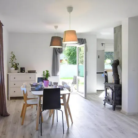 بيت للعطل Comfortable With A Private Garden Debina (Ustka)