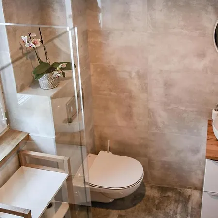 بيت للعطل Comfortable With A Private Garden