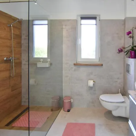 別荘 Comfortable With A Private Garden Debina (Ustka)