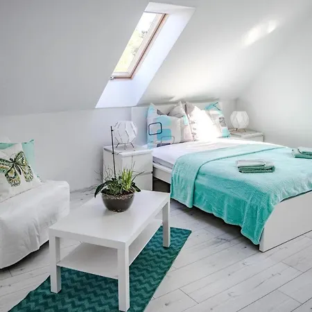 بيت للعطل Comfortable With A Private Garden *