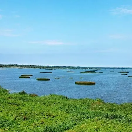 بيت للعطل Comfortable With A Private Garden