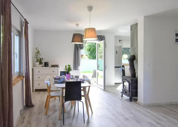 Casa de Férias Comfortable With A Private Garden Debina (Ustka)