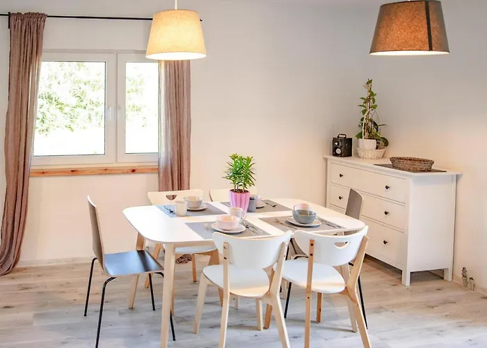 Casa de Férias Comfortable With A Private Garden *