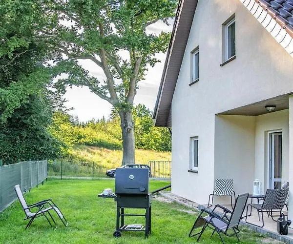 Casa de Férias Comfortable With A Private Garden *